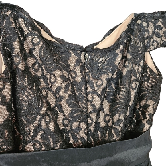 R&M Richards Evening Gown Cold Shoulder Lace Bodice Belted - Picture 8 of 16